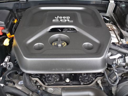 Used 2021 Jeep Wrangler Unlimited Sahara w/ Cold Weather Group image 28