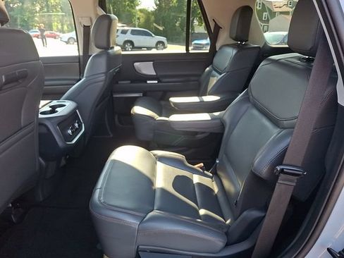 Certified 2025 Ford Expedition Active AWD/4WD image 10