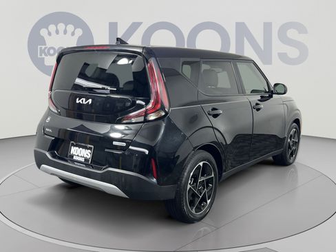 Used 2023 Kia Soul EX FWD image 11