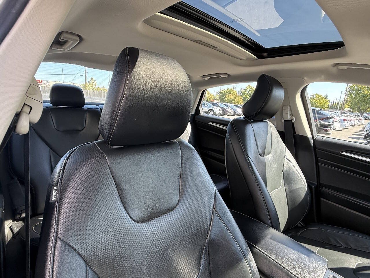 Used 2019 Ford Fusion Titanium FWD image 19