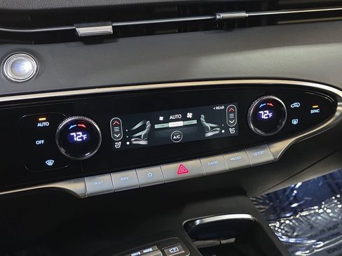 Used 2025 Genesis GV70 2.5T image 23