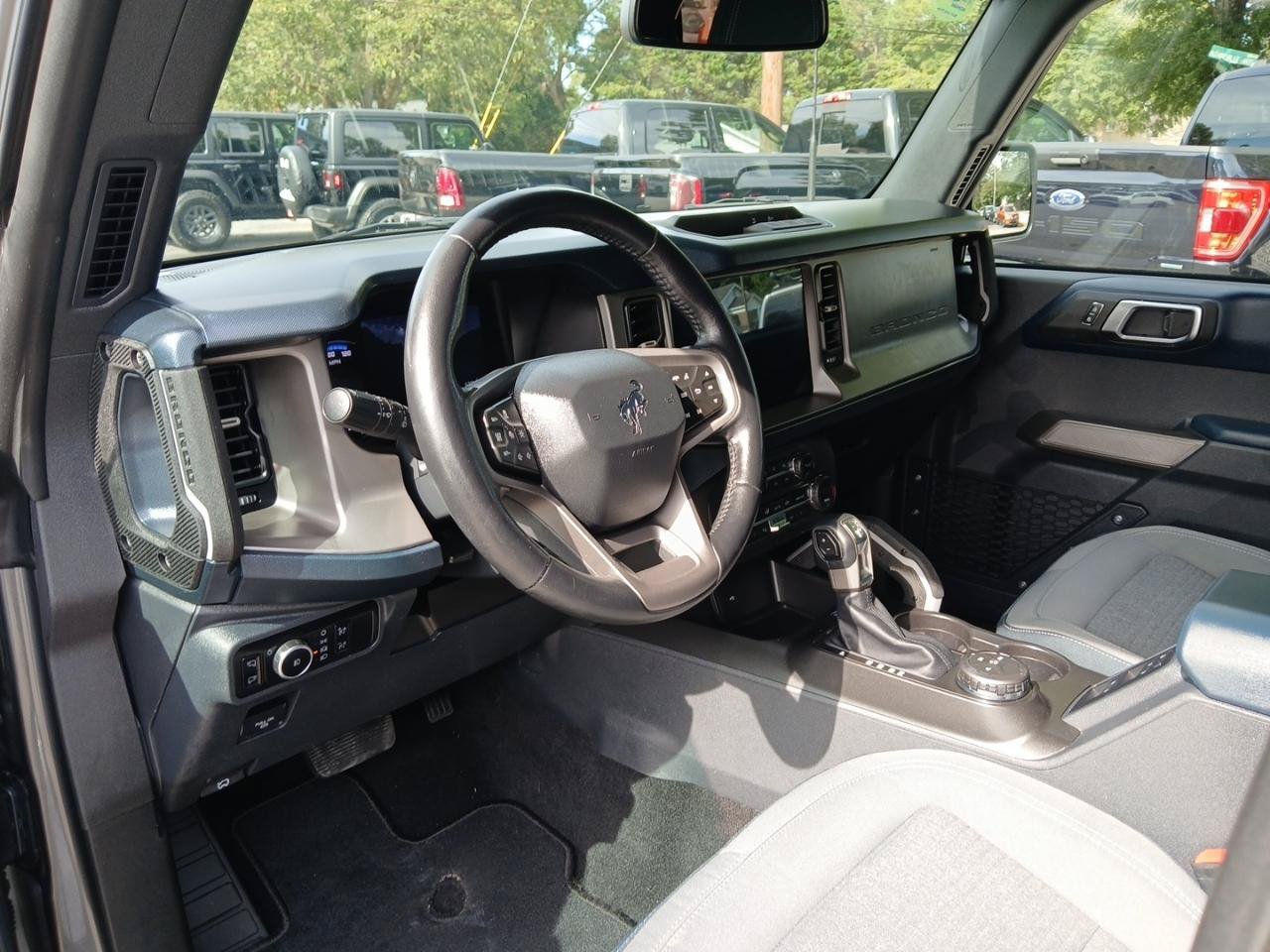 Used 2023 Ford Bronco Outer Banks AWD/4WD image 18