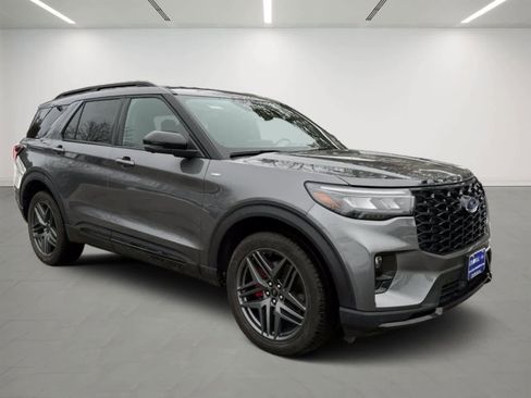 Used 2025 Ford Explorer ST-Line w/ ST-Line Street Pack image 6