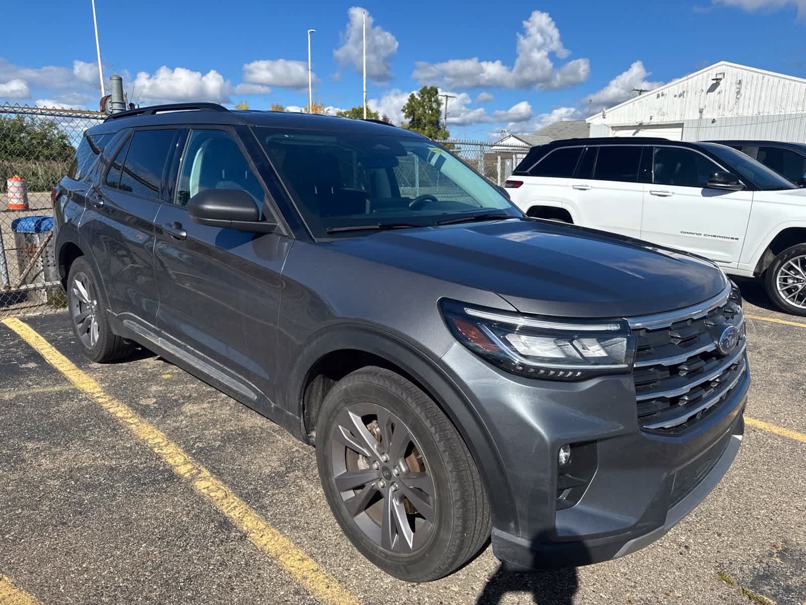 Used 2025 Ford Explorer Active w/ Active Comfort Package AWD/4WD image 10