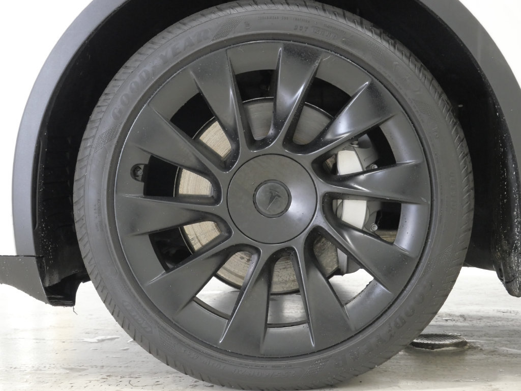Used 2021 Tesla Model Y Long Range AWD/4WD image 10