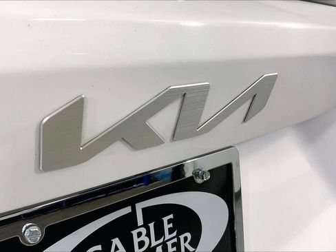 Certified 2023 Kia Sorento SX image 31