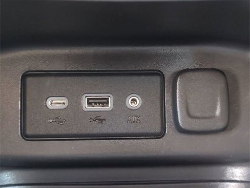 Certified 2024 Chevrolet Equinox LS image 33