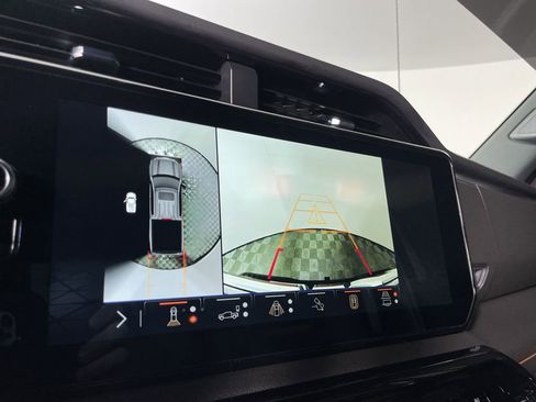 Used 2025 GMC Sierra 1500 AT4 w/ AT4 Premium Package image 14