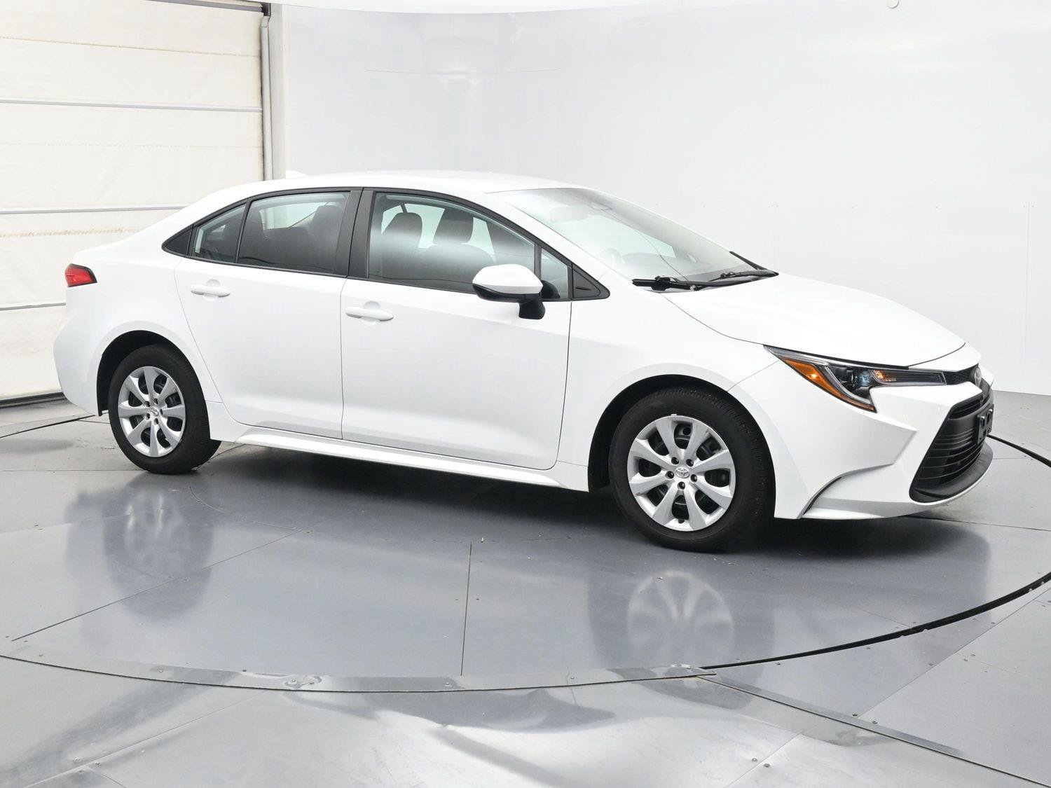 Used 2025 Toyota Corolla LE FWD image 7