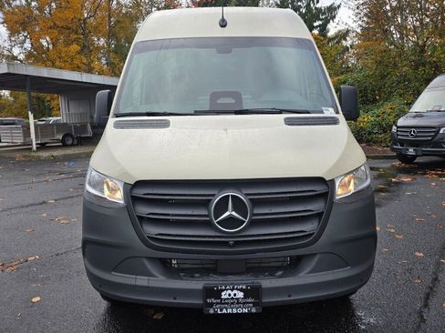 New 2026 Mercedes-Benz Sprinter 2500 image 9