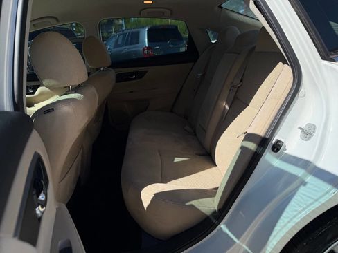 Used 2015 Nissan Altima 2.5 SV FWD image 12