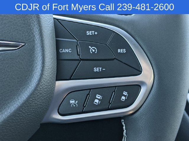 New 2026 Chrysler Pacifica Select FWD image 17