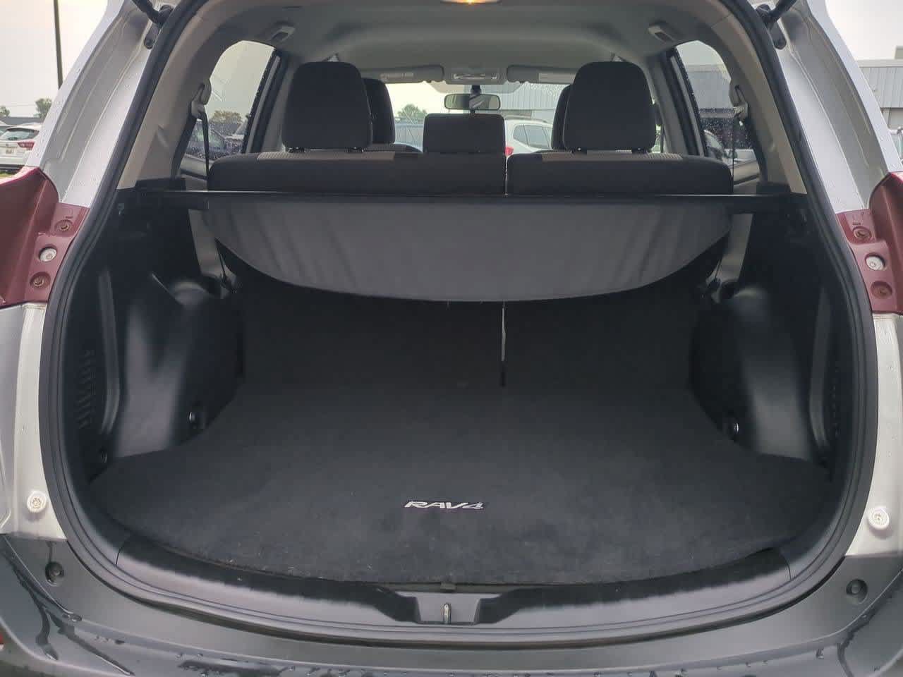Used 2015 Toyota RAV4 LE AWD/4WD image 31