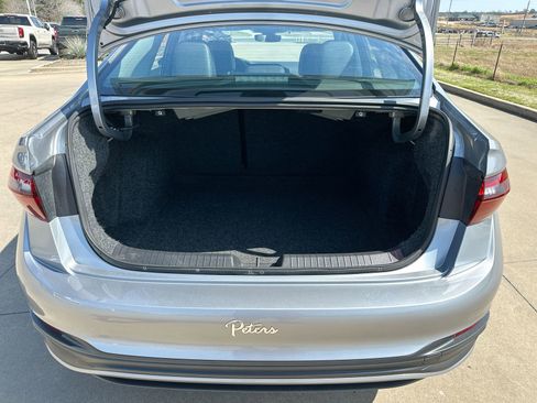 Used 2024 Volkswagen Jetta SE image 22