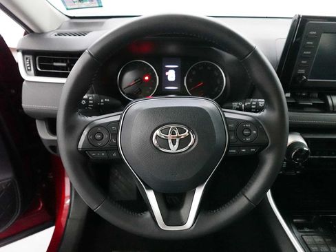 Used 2019 Toyota RAV4 XLE AWD/4WD image 16