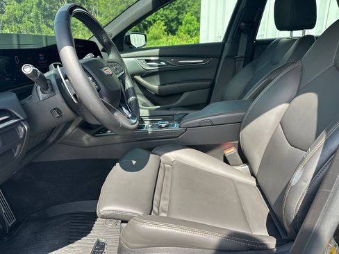 Used 2025 Cadillac CT5 Sport RWD image 9