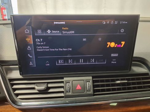 Used 2023 Audi Q5 2.0T Premium w/ Convenience Package image 13