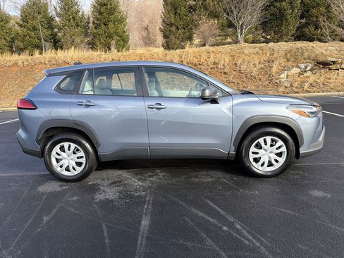 Certified 2024 Toyota Corolla Cross L image 4