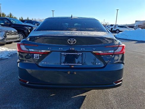 Used 2025 Toyota Camry LE image 5
