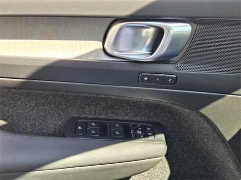Certified 2023 Volvo XC40 B4 Plus w/ Protection Package Premier image 24
