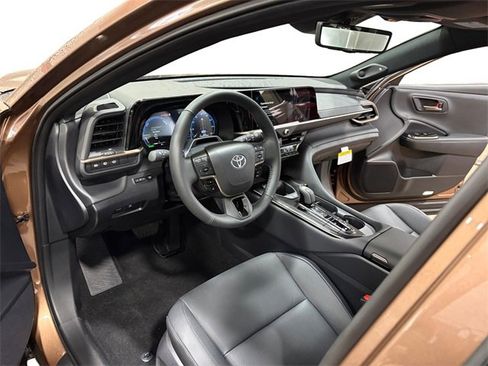 New 2025 Toyota Crown Signia image 9