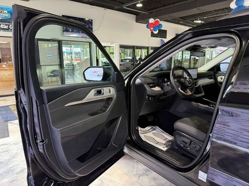 Used 2026 Ford Explorer Active RWD image 24