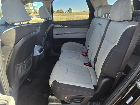 Used 2022 Hyundai Palisade SE image 14