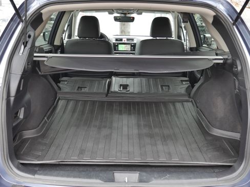 Used 2017 Subaru Outback 3.6R Limited image 23