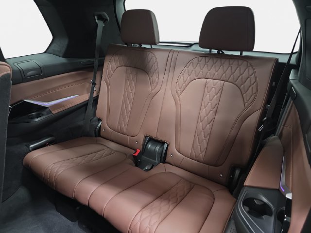 Certified 2025 BMW X7 xDrive40i w/ M Sport Package AWD/4WD image 34