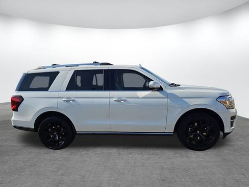 Certified 2022 Ford Expedition Limited image 3