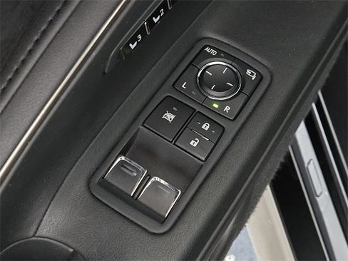 Used 2018 Lexus LC 500 Coupe image 35