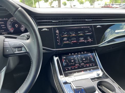 Used 2020 Audi Q7 3.0T Prestige w/ Prestige Package AWD/4WD image 32