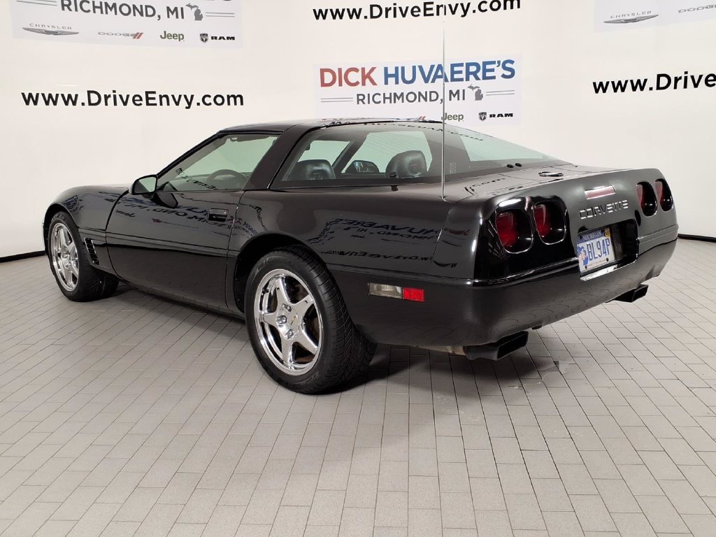 Used 1995 Chevrolet Corvette Coupe RWD image 6