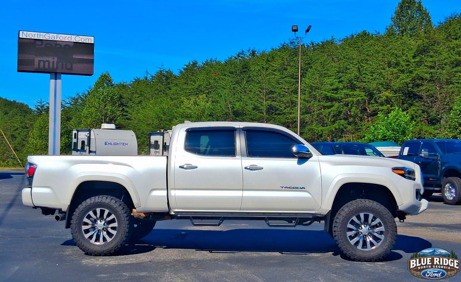 Used 2021 Toyota Tacoma Limited AWD/4WD image 7
