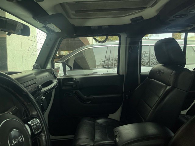 Used 2012 Jeep Wrangler Unlimited Sahara AWD/4WD image 5