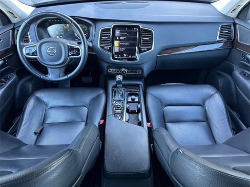 Used 2017 Volvo XC90 T5 Momentum w/ Vision Package image 22