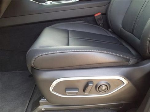 New 2023 Jeep Wagoneer Series III w/ Convenience Group I AWD/4WD image 21