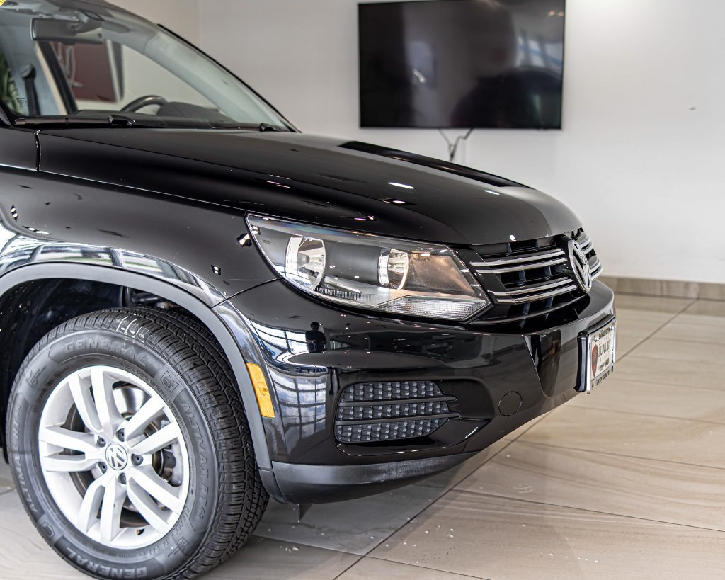 Used 2017 Volkswagen Tiguan S AWD/4WD image 3