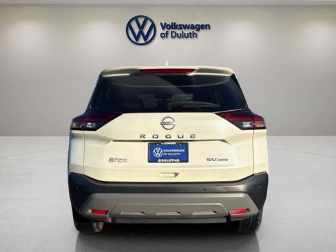 Used 2023 Nissan Rogue SV image 4