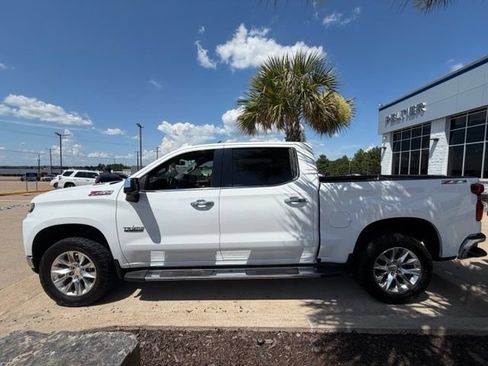 Used 2021 Chevrolet Silverado 1500 LTZ AWD/4WD image 4
