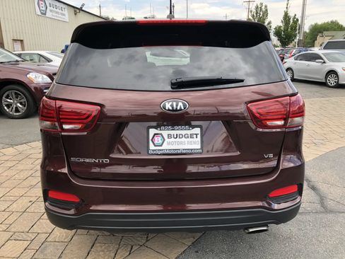 Used 2019 Kia Sorento AWD V6 image 3