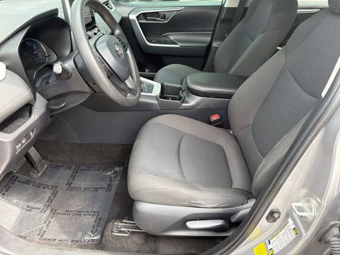 Used 2024 Toyota RAV4 LE AWD/4WD image 10