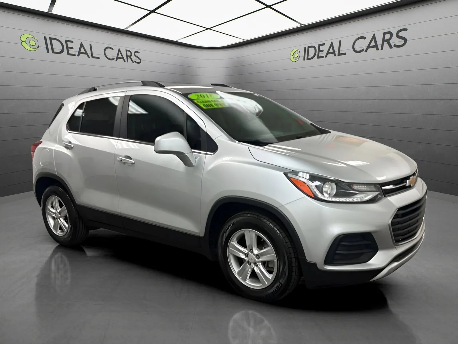 Used 2018 Chevrolet Trax LT w/ LT Convenience Package FWD image 3