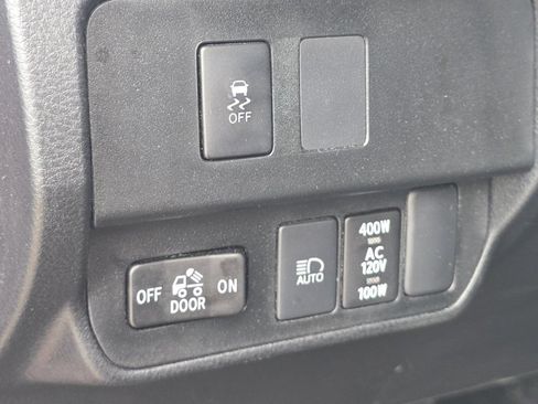 Used 2023 Toyota Tacoma TRD Off-Road AWD/4WD image 7