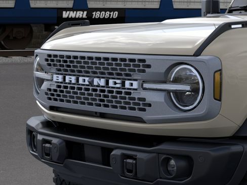 New 2026 Ford Bronco Badlands AWD/4WD image 32