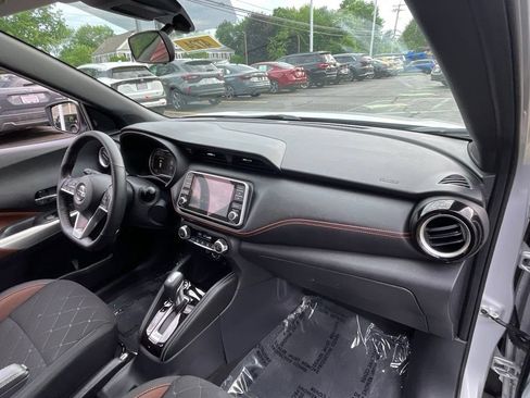 Used 2020 Nissan Kicks SR FWD image 12