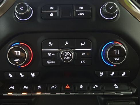 Used 2021 Chevrolet Silverado 1500 High Country w/ Technology Package image 18