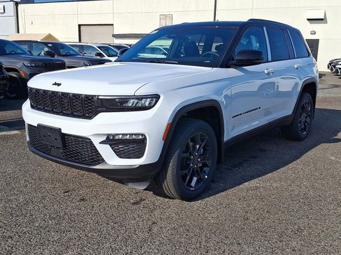 New 2025 Jeep Grand Cherokee Limited image 1