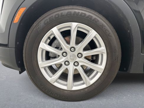 Used 2023 Cadillac XT4 Luxury w/ Cold Weather Package AWD/4WD image 27