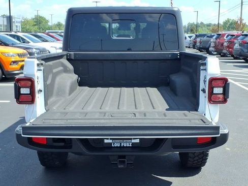 Used 2024 Jeep Gladiator Sport AWD/4WD image 28